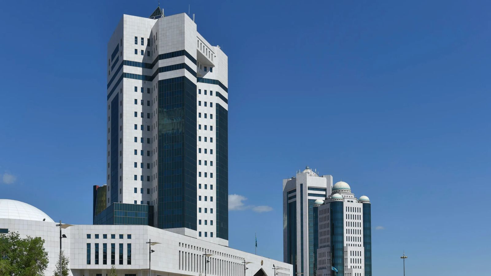 Институт парламентаризма: взгляд на реформы парламентов в мире и в Казахстане