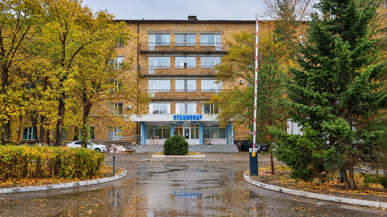 Врачи Медицинского центра начали операции сразу в нескольких клиниках Караганды 