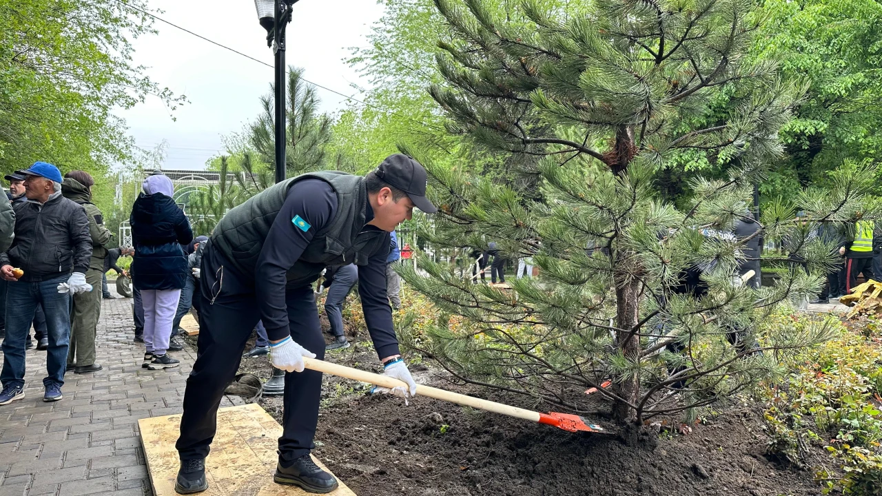 ҚР Президентінің Іс басқармасы жүйесінің қызметкерлері жалпыұлттық экологиялық акцияны жалғастыруда 