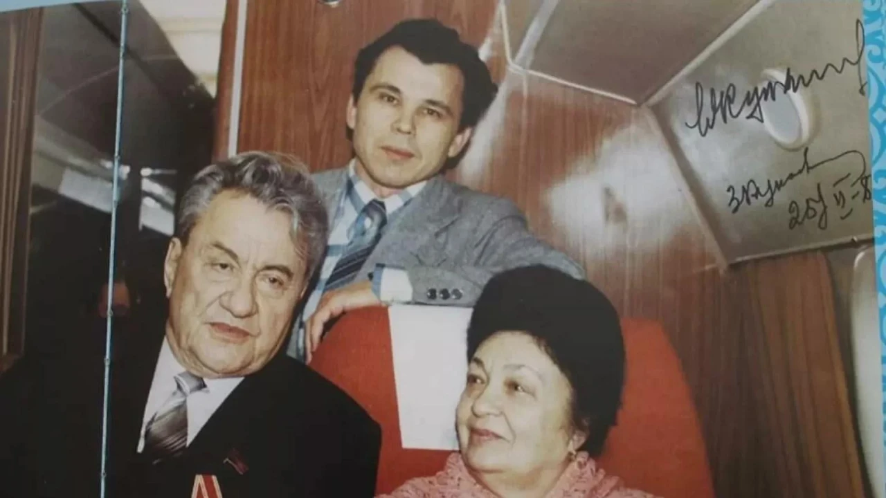 Личный врач Динмухамеда Конаева продолжает лечить людей в Национальном Госпитале