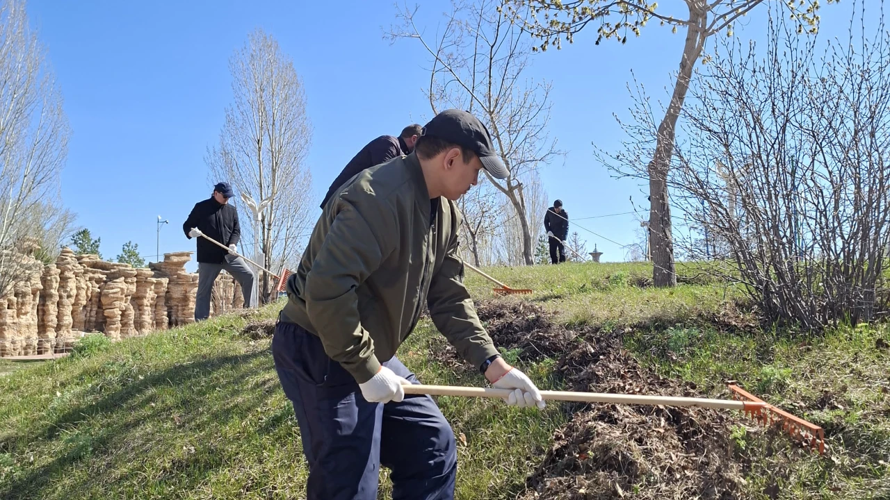 ҚР Президентінің Іс басқармасы жүйесінің қызметкерлері жалпыұлттық экологиялық акцияны жалғастыруда 
