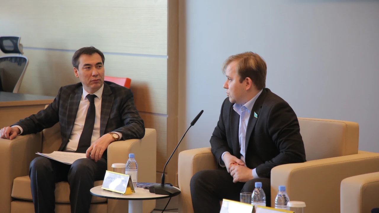 В Президентском центре обсудили роль молодежи в развитии человеческого капитала 