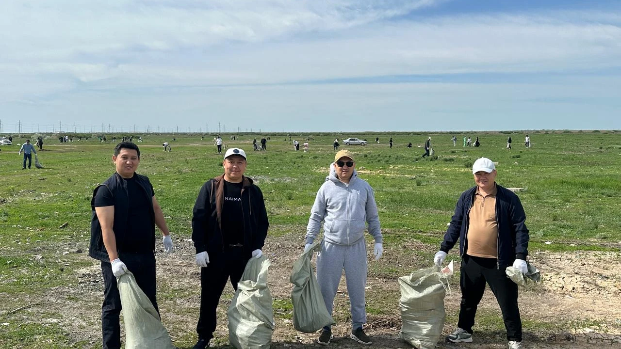 Сотрудники организаций УДП провели уборку территории Снежного полигона в рамках «Таза Қазақстан» 