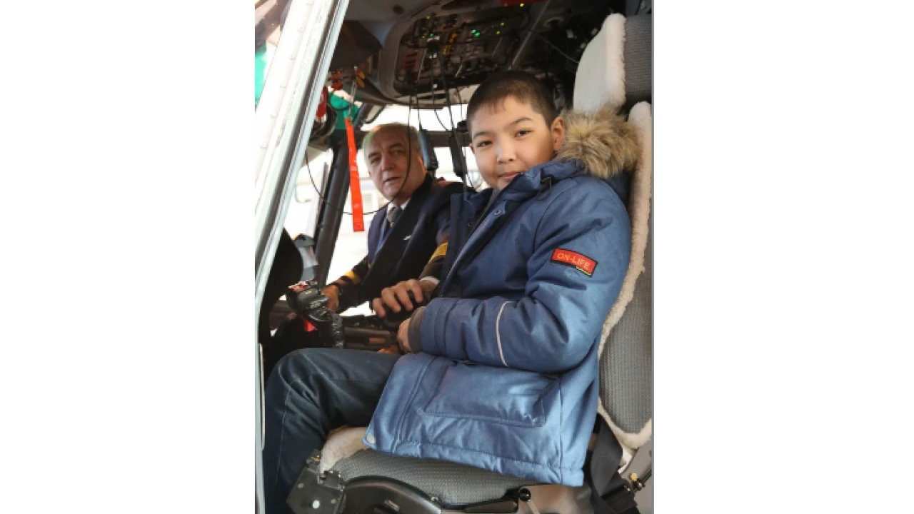За штурвалом самолета: УДП провел экскурсию для детей в авиакомпании «Беркут» 