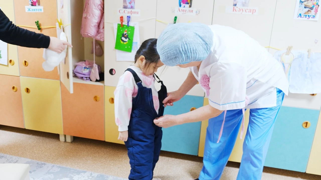 Зимняя безопасность и здоровье детей в детском саду «Қарлығаш» 