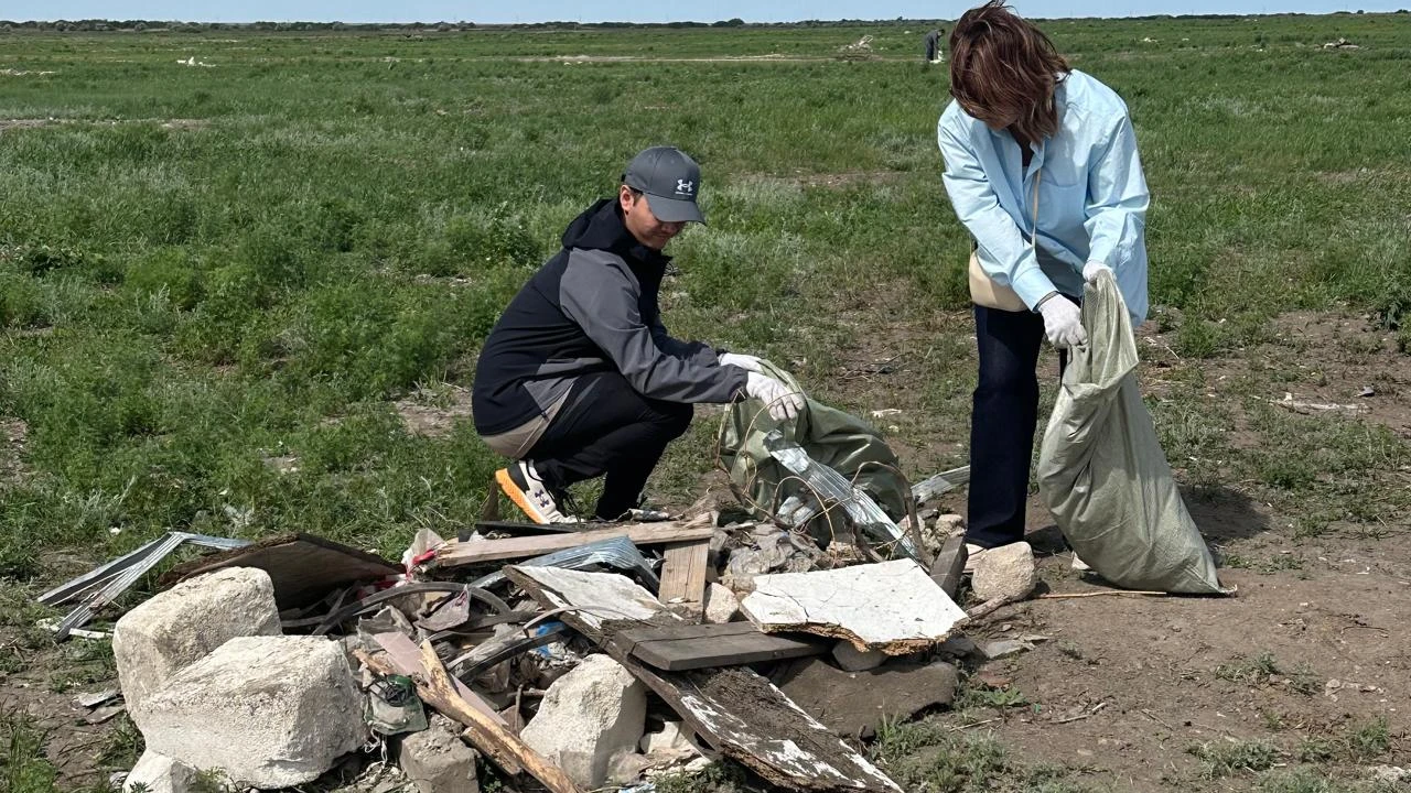 Сотрудники организаций УДП провели уборку территории Снежного полигона в рамках «Таза Қазақстан» 