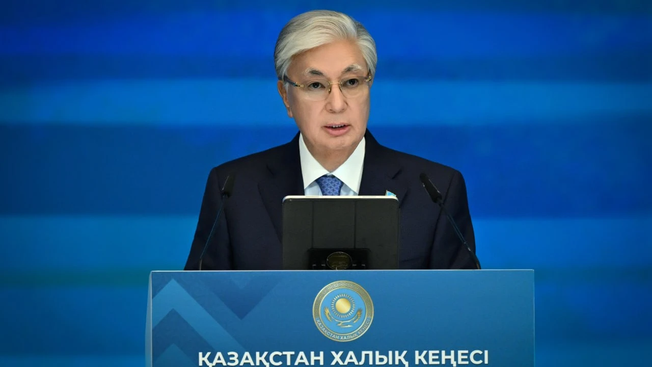Президент Қазақстан Халық Кеңесінің бірінші сессиясында сөз сөйледі 