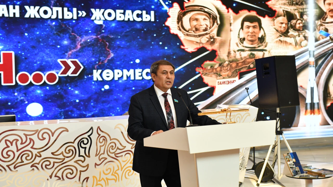 Астанада Юрий Гагариннің ғарышқа ұшқанына 65 жыл толуына арналған көрме ашылды 