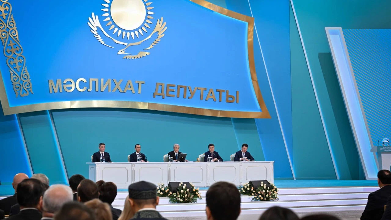 Тәуелсіздік сарайында барлық деңгейдегі мәслихат депутаттарының ІІІ республикалық форумы өтті 