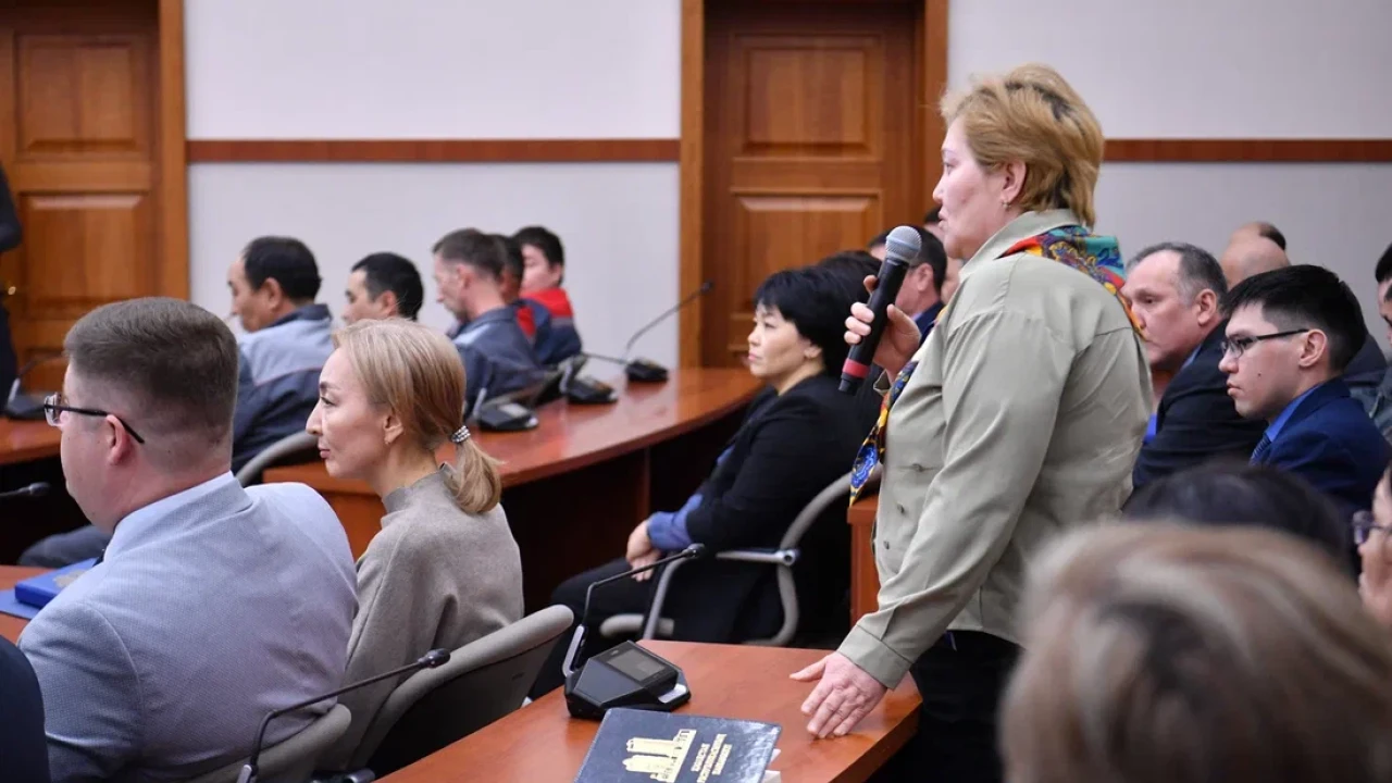 А. Дадебаев начал традиционные ежегодные встречи с коллективами подведомственных организаций УДП 