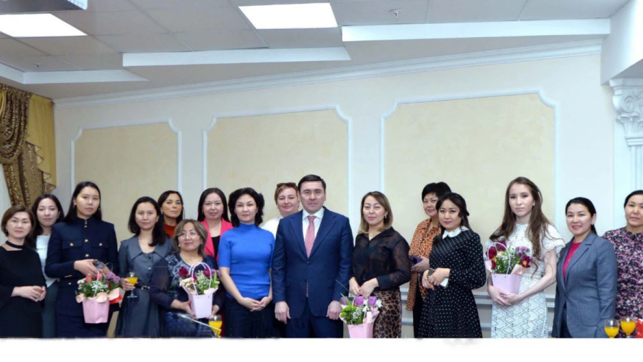 Накануне Международного женского дня в УДП поздравили прекрасную половину коллектива 