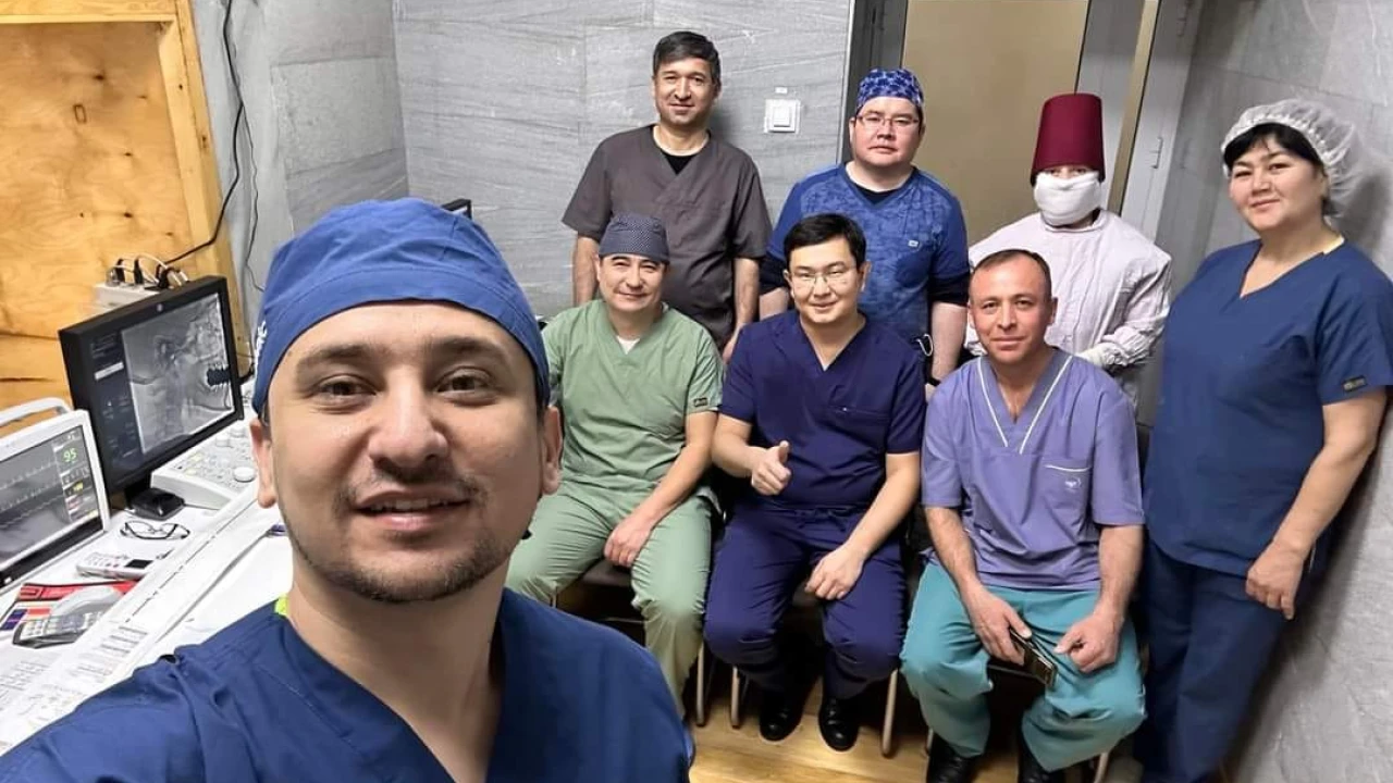 ҚР ПІБ Медорталығының нейрохирургы Өзбекстанда күрделі операция жасады 