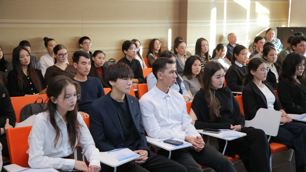 В Президентском центре прошла панельная дискуссия о роли Казахстана в мировой экономике 