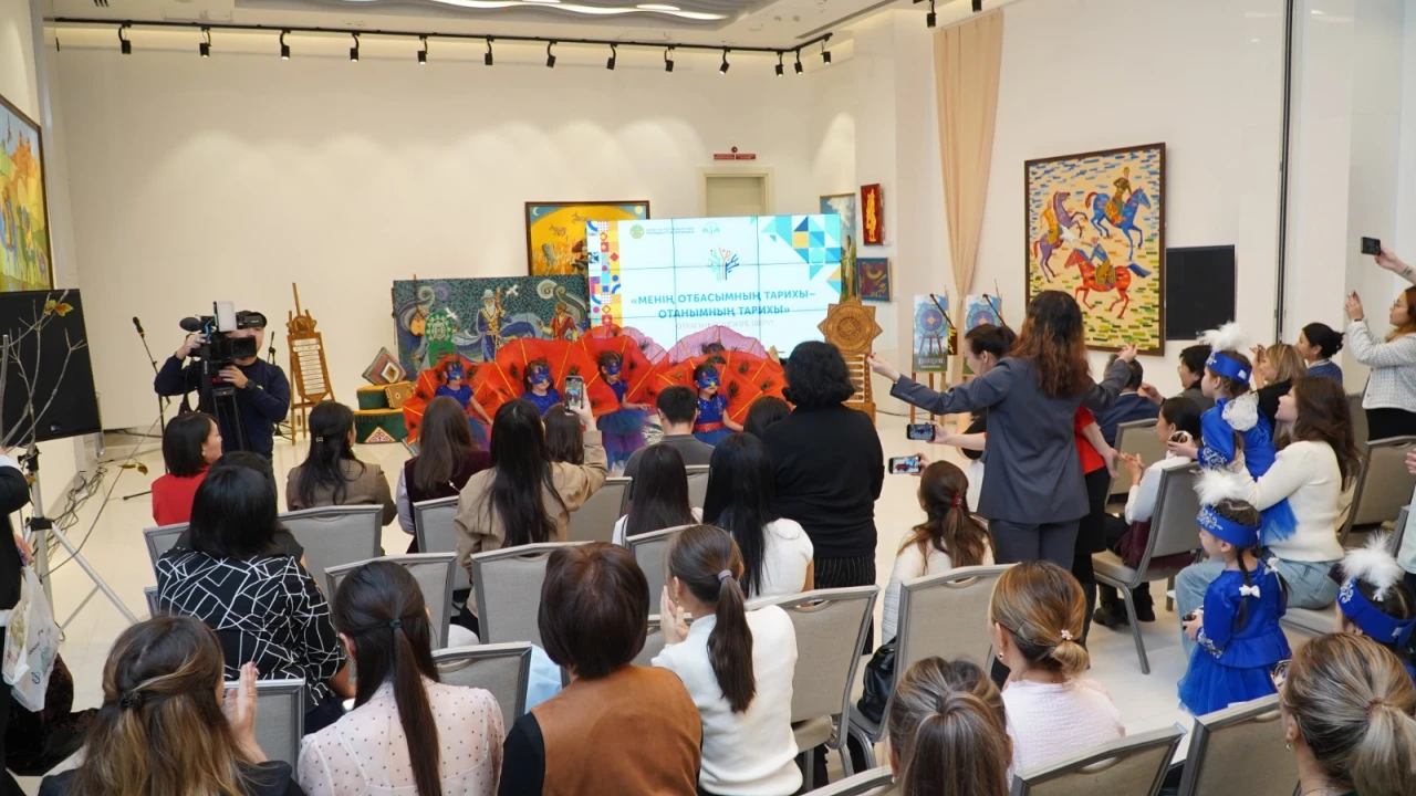 Президенттік орталықта «Менің отбасымның тарихы – Отанымның тарихы» дәстүрлі шежіре фестивалі өтті 