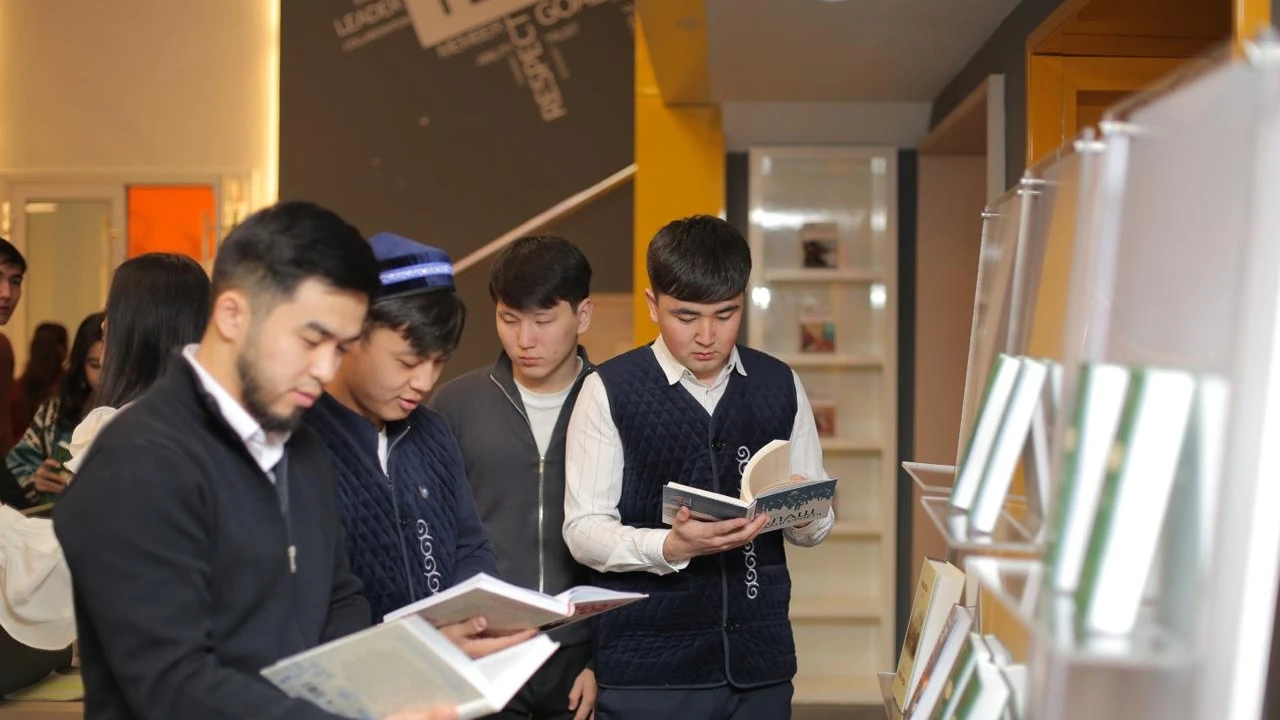 Книжный фонд Президентского центра в 2025 году пополнился на 300 книг 