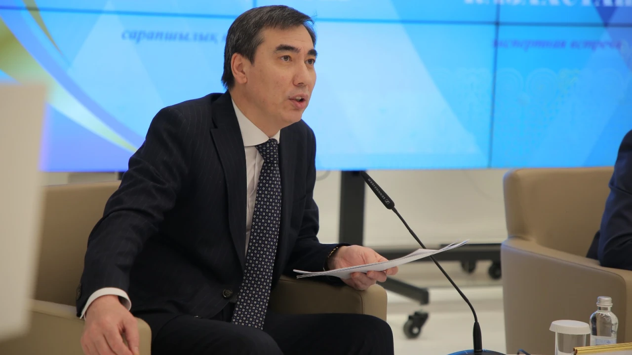 В Президентском центре прошла экспертная встреча по обсуждению проекта новой Конституции 