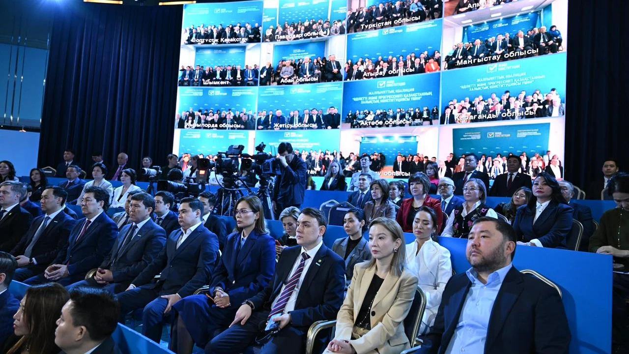 В Президентском центре прошло заседание Общенациональной коалиции за принятие новой Конституции 