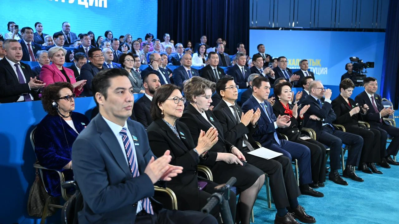 В Президентском центре прошло заседание Общенациональной коалиции за принятие новой Конституции 