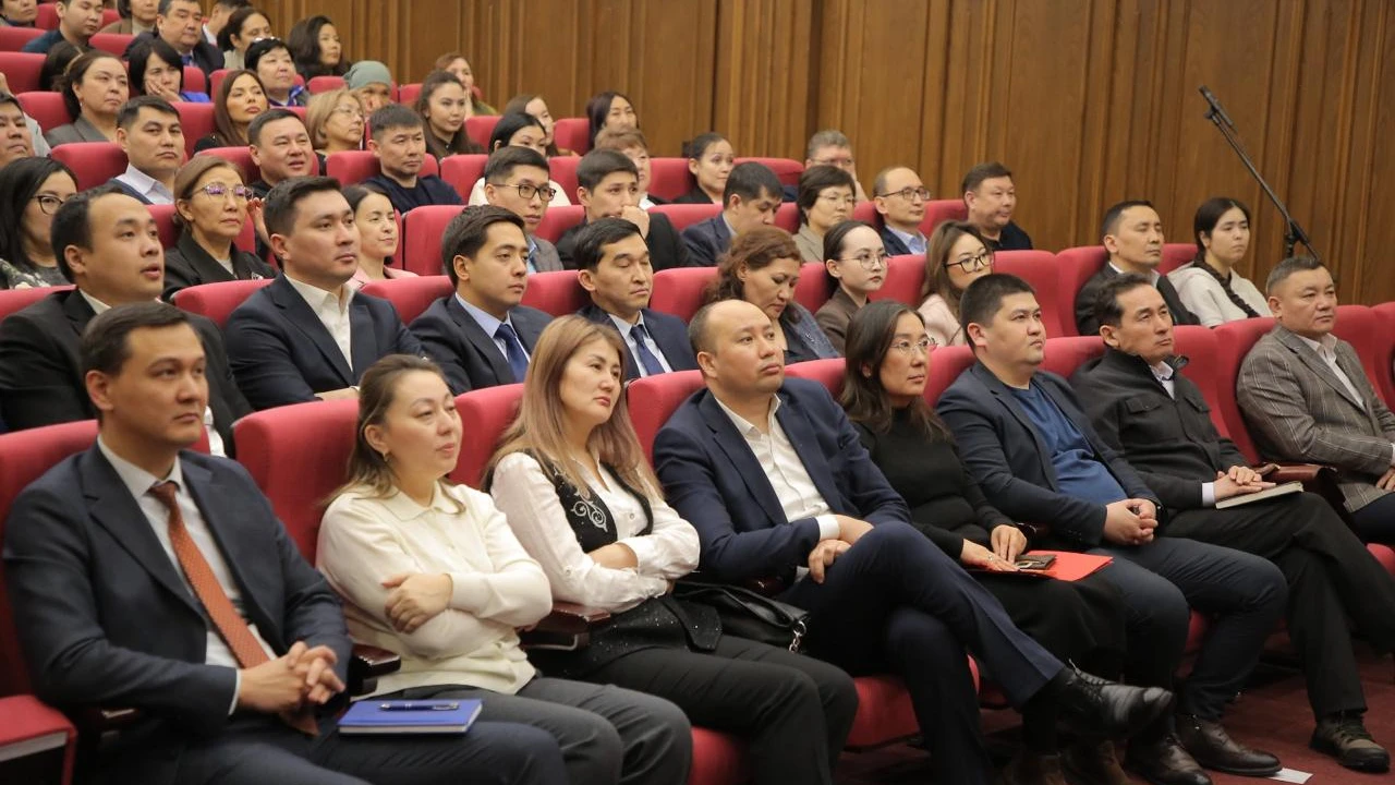 ҚР Президентінің Іс басқармасында деструктивті діни ағымдар қызметіне тартылуына жол бермеу жөніндегі семинар өтті 