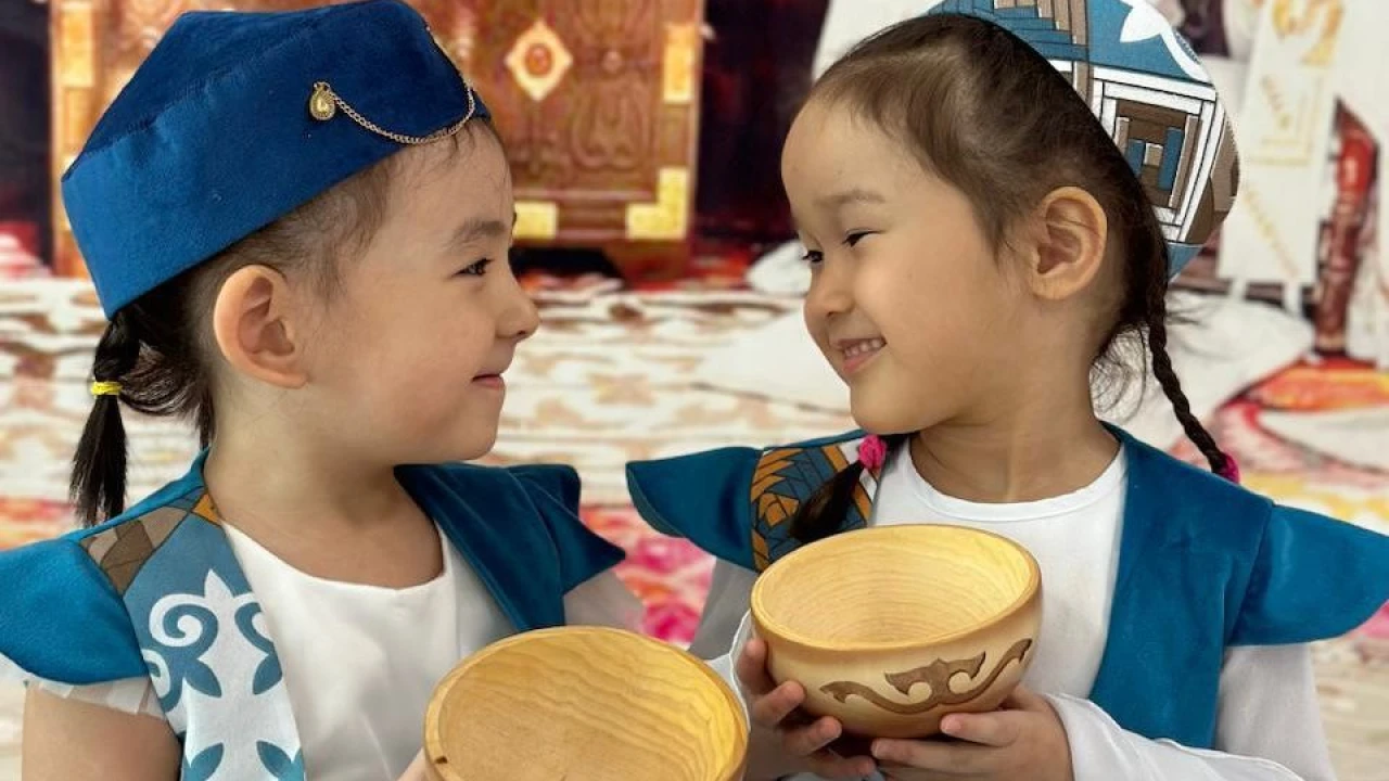 Как малыши отмечают Наурыз и учатся культурным ценностям в детском саду 