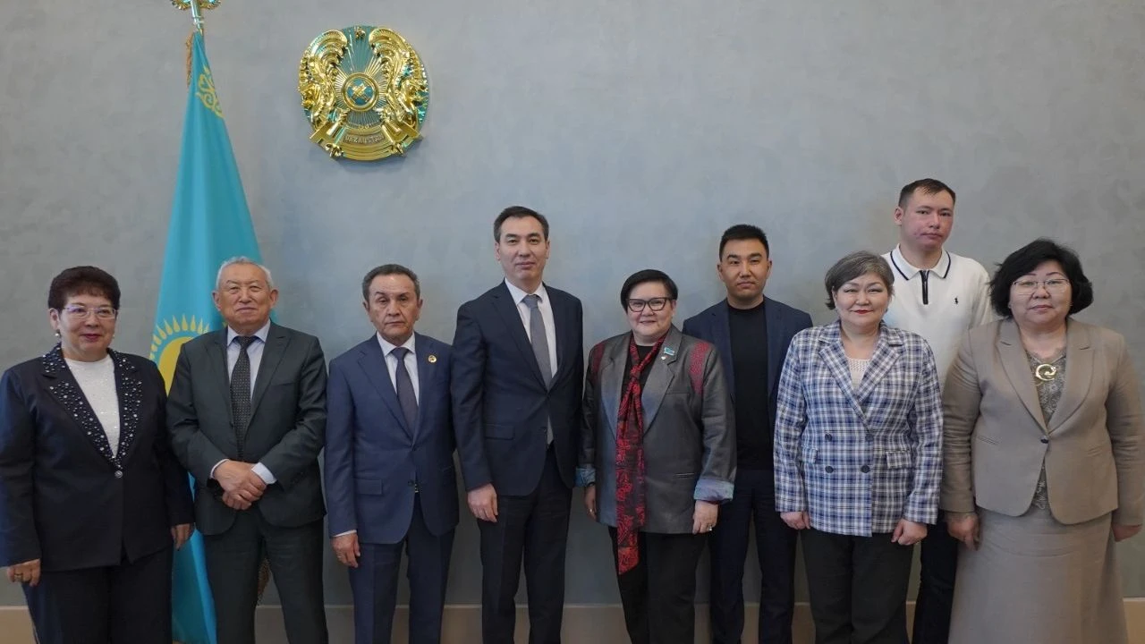 В Астане прошёл круглый стол, посвященный развитию института президентства в Казахстане 