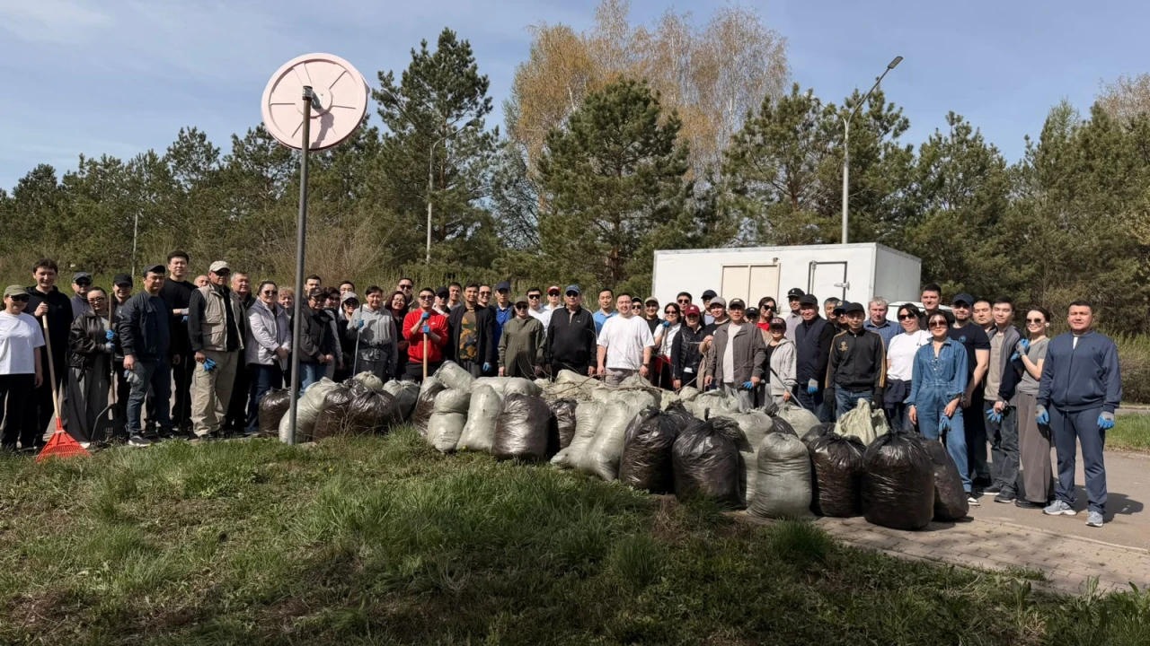 Свыше 1700 работников системы УДП приняли участие в общегородском субботнике 