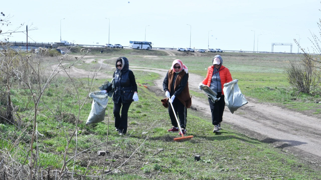 Свыше 1700 работников системы УДП приняли участие в общегородском субботнике 