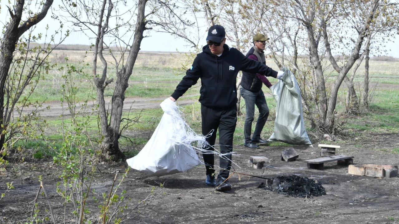 Свыше 1700 работников системы УДП приняли участие в общегородском субботнике 