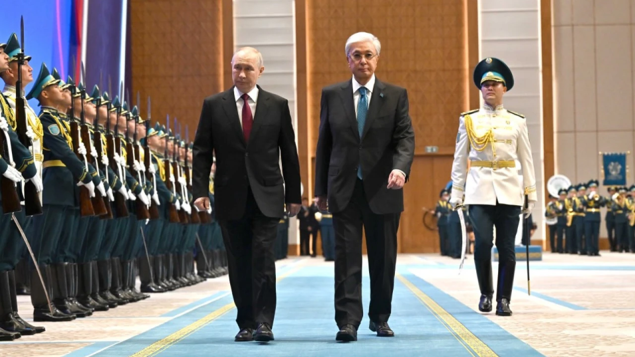 Тәуелсіздік сарайында Ресей Федерациясының Президенті Владимир Путинді салтанатты қарсы алу рәсімі өтті 