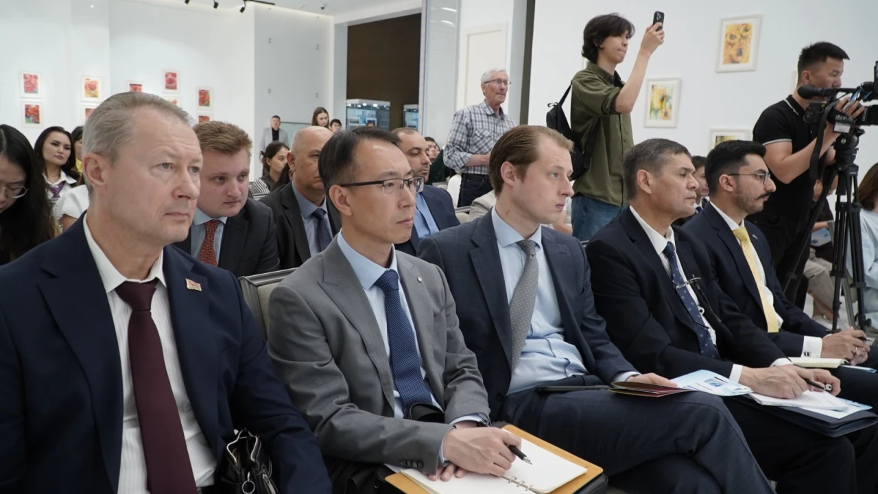 Президенттік орталықта ШЫҰ-ның 25 жылдығына арналған сарапшылар кездесуі өтті 