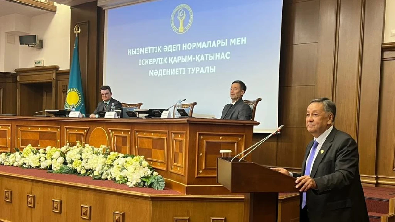 В Управлении делами Президента обсудили вопросы служебной этики и культуры делового общения 