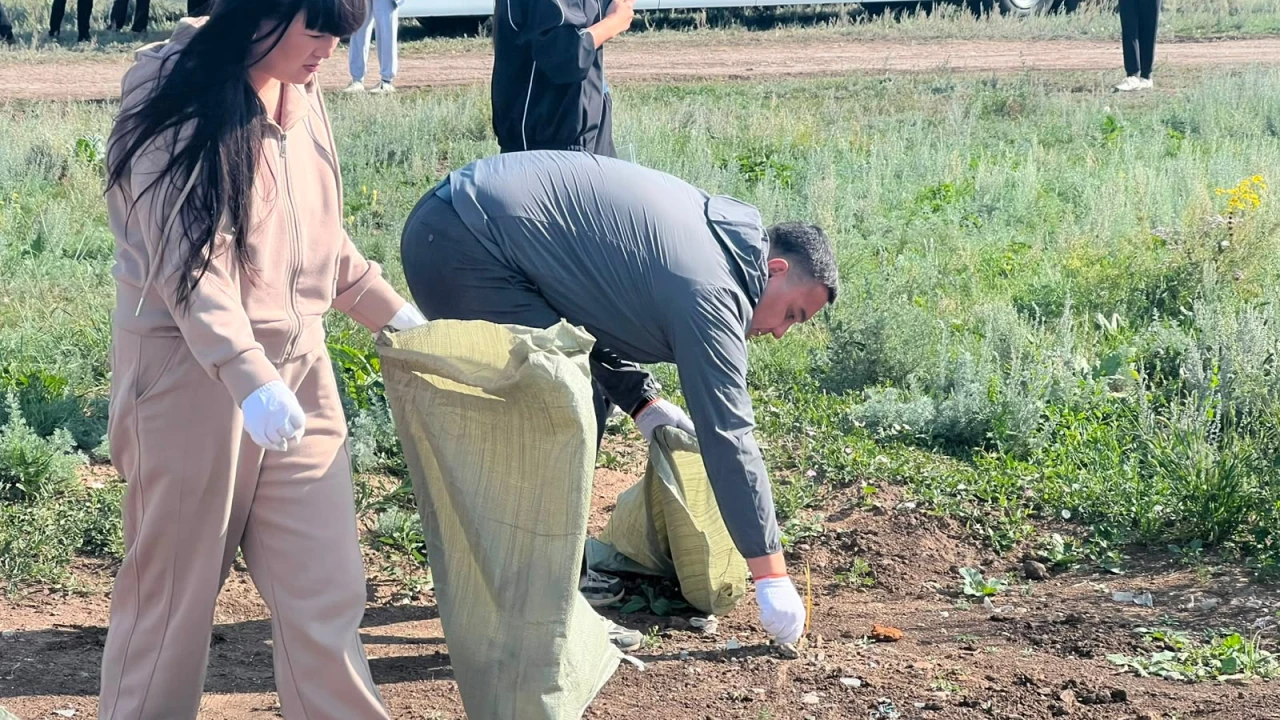 ПІБ қарасты ұйымдарының қызметкерлері Қар полигонында сенбілік өткізді 