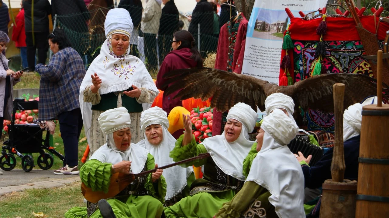 Almaty Resort шипажайында Алма күніне арналған дәстүрлі фестиваль өтті 